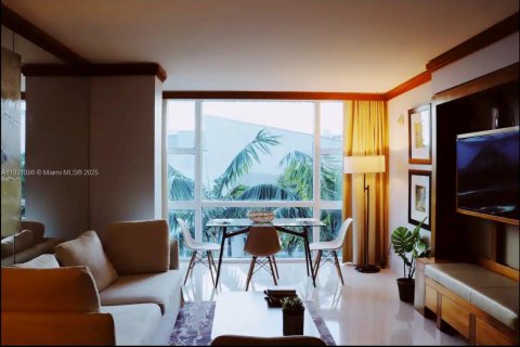 Condo in Miami Beach, Florida, 1 bedroom  № 2018571 - photo 7