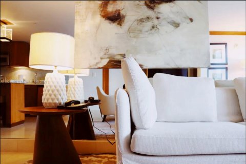 Condo in Miami Beach, Florida, 1 bedroom  № 2018571 - photo 4