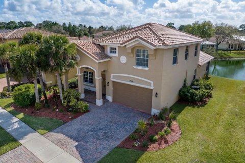 House in Port St. Lucie, Florida 4 bedrooms, 253.72 sq.m. № 2272209