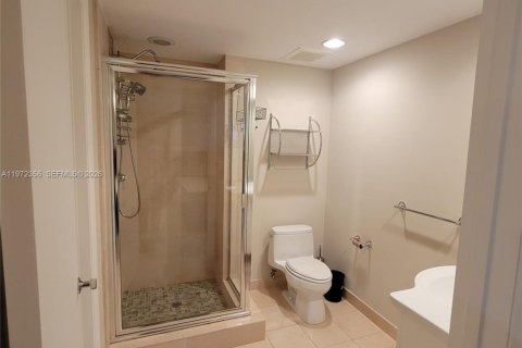 Condominio en venta en Hallandale Beach, Florida, 3 dormitorios, 145.95 m2 № 2032915 - foto 18