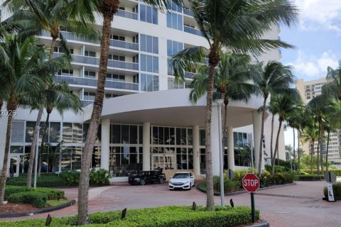 Condominio en Hallandale Beach, Florida, 3 dormitorios № 2032915