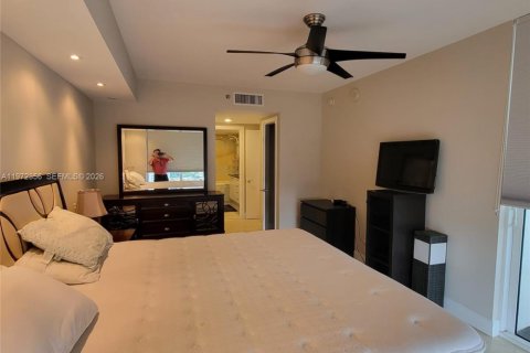 Condominio en venta en Hallandale Beach, Florida, 3 dormitorios, 145.95 m2 № 2032915 - foto 24
