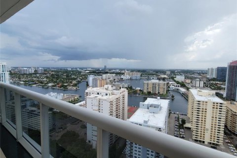 Condominio en venta en Hallandale Beach, Florida, 3 dormitorios, 145.95 m2 № 2032915 - foto 22