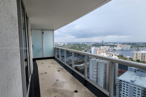 Condominio en venta en Hallandale Beach, Florida, 3 dormitorios, 145.95 m2 № 2032915 - foto 23