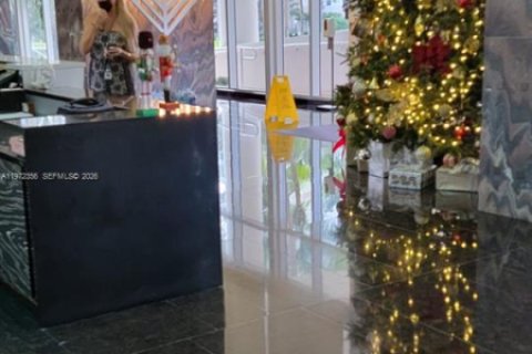 Condominio en venta en Hallandale Beach, Florida, 3 dormitorios, 145.95 m2 № 2032915 - foto 9