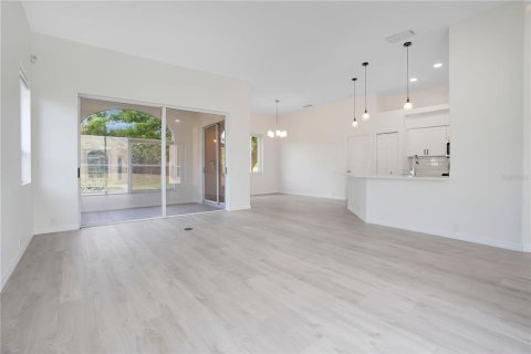 House in Englewood, Florida 3 bedrooms, 196.86 sq.m. № 2103241 - photo 3