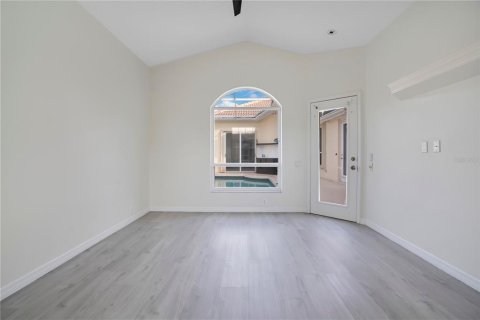House in Englewood, Florida 3 bedrooms, 196.86 sq.m. № 2103241 - photo 22