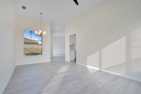 House in Englewood, Florida 3 bedrooms, 196.86 sq.m. № 2103241 - photo 13