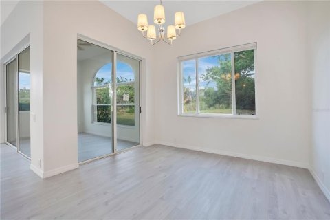 House in Englewood, Florida 3 bedrooms, 196.86 sq.m. № 2103241 - photo 11