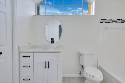 House in Englewood, Florida 3 bedrooms, 196.86 sq.m. № 2103241 - photo 23