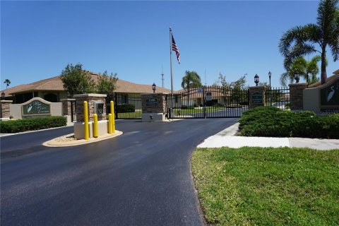 Villa ou maison à vendre à Punta Gorda, Floride: 2 chambres, 136.85 m2 № 1631680 - photo 2