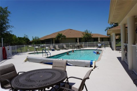 Villa ou maison à vendre à Punta Gorda, Floride: 2 chambres, 136.85 m2 № 1631680 - photo 3