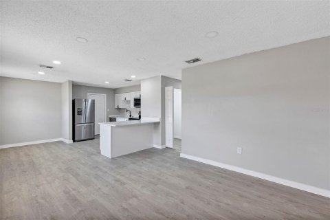 Casa en alquiler en Plant City, Florida, 3 dormitorios, 93.65 m2 № 1866123 - foto 2