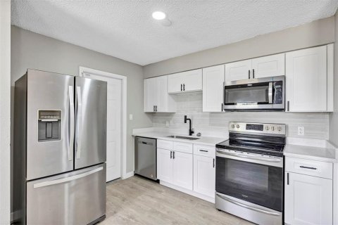 Casa en alquiler en Plant City, Florida, 3 dormitorios, 93.65 m2 № 1866123 - foto 5