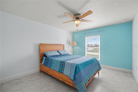 House in Port Charlotte, Florida 3 bedrooms, 162.02 sq.m. № 2258235 - photo 17