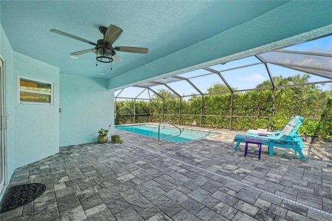 House in Port Charlotte, Florida 3 bedrooms, 162.02 sq.m. № 2258235 - photo 21