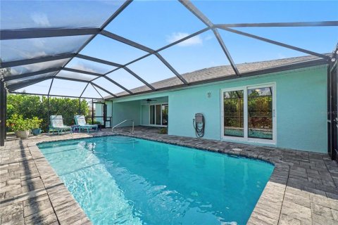 House in Port Charlotte, Florida 3 bedrooms, 162.02 sq.m. № 2258235 - photo 24