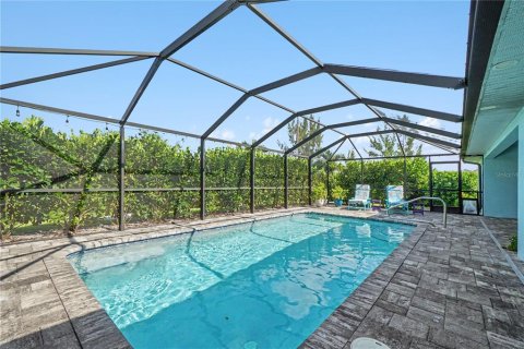 House in Port Charlotte, Florida 3 bedrooms, 162.02 sq.m. № 2258235 - photo 23