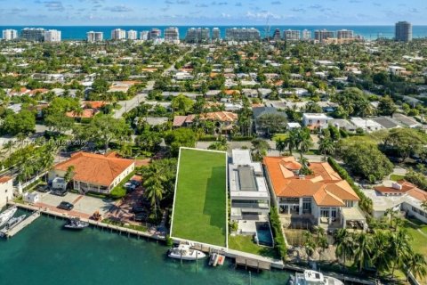 Casa en venta en Surfside, Florida, 6 dormitorios, 637.12 m2 № 2029774 - foto 4