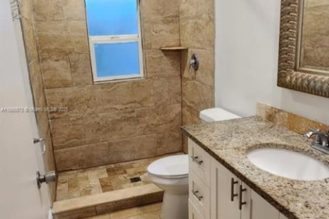 Commercial property in Fort Myers, Florida № 1880120 - photo 9
