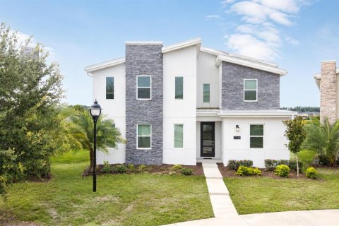 House in STOREY LAKE in Kissimmee, Florida 9 bedrooms, 398.46 sq.m. № 2291842