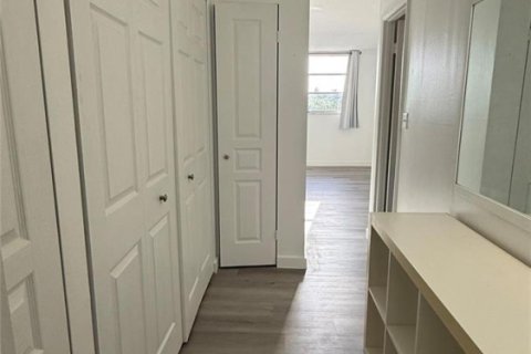 Condo in Plantation, Florida, 1 bedroom  № 2169607 - photo 14
