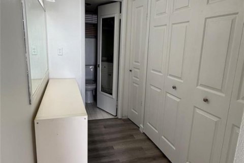Condo in Plantation, Florida, 1 bedroom  № 2169607 - photo 10