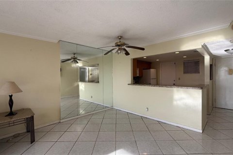 Condo in Plantation, Florida, 1 bedroom  № 2169607 - photo 8
