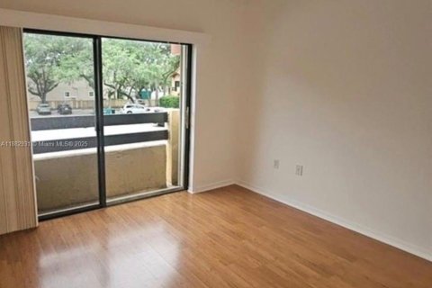 Adosado en alquiler en Miami, Florida, 2 dormitorios, 107.02 m2 № 1929908 - foto 9