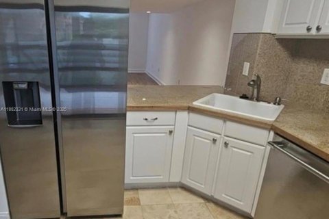 Adosado en alquiler en Miami, Florida, 2 dormitorios, 107.02 m2 № 1929908 - foto 3