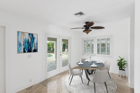 House in Wellington, Florida 3 bedrooms, 327.29 sq.m. № 2169843 - photo 13