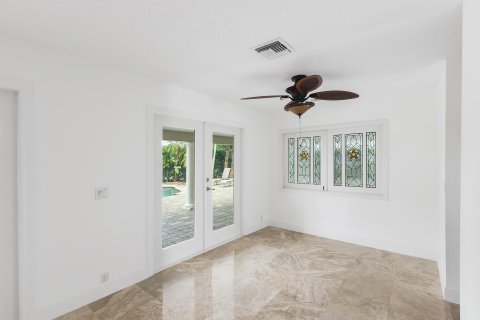 House in Wellington, Florida 3 bedrooms, 327.29 sq.m. № 2169843 - photo 12