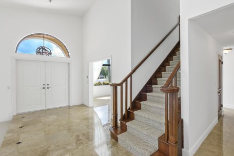 House in Wellington, Florida 3 bedrooms, 327.29 sq.m. № 2169843 - photo 4