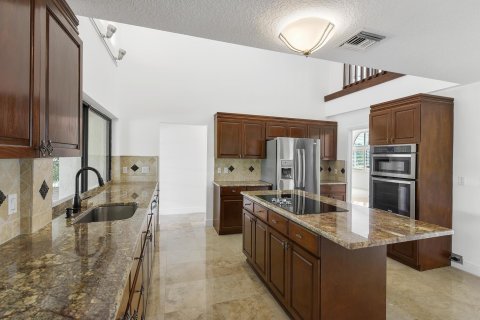 House in Wellington, Florida 3 bedrooms, 327.29 sq.m. № 2169843 - photo 17