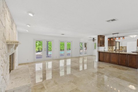 House in Wellington, Florida 3 bedrooms, 327.29 sq.m. № 2169843 - photo 11