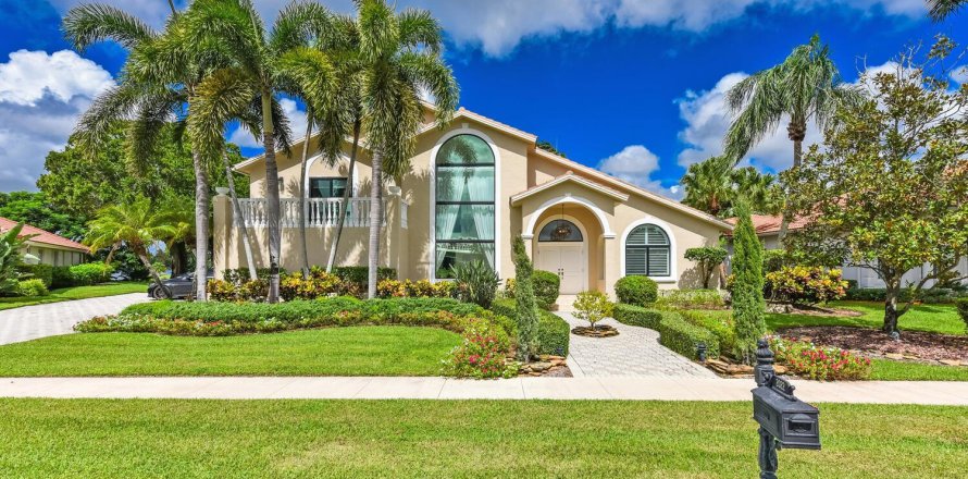 House in Wellington, Florida 3 bedrooms, 327.29 sq.m. № 2169843