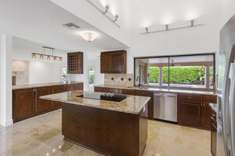 House in Wellington, Florida 3 bedrooms, 327.29 sq.m. № 2169843 - photo 19