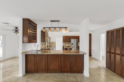House in Wellington, Florida 3 bedrooms, 327.29 sq.m. № 2169843 - photo 15