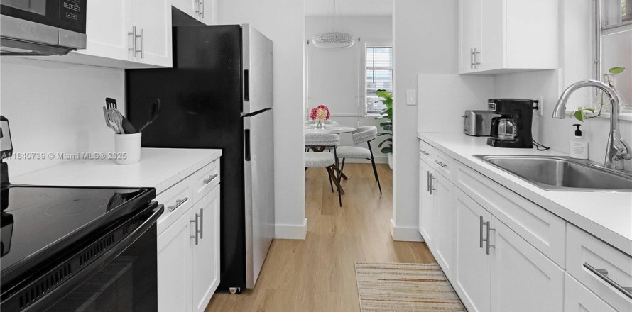 Villa ou maison à Hollywood, Floride 2 chambres, 98.01 m2 № 1961052