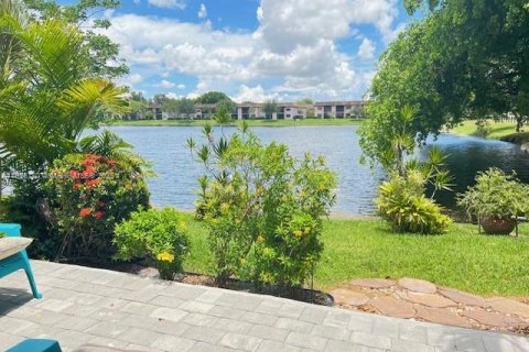 Townhouse in Pembroke Pines, Florida 2 bedrooms, 113.71 sq.m. № 1804144 - photo 28