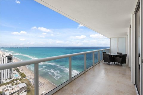 Copropriété à louer à Hallandale Beach, Floride: 3 chambres, 144.37 m2 № 2062990 - photo 25