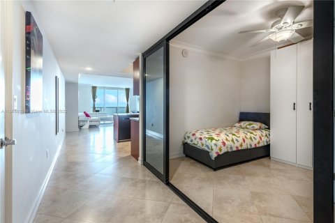 Copropriété à louer à Hallandale Beach, Floride: 3 chambres, 144.37 m2 № 2062990 - photo 20