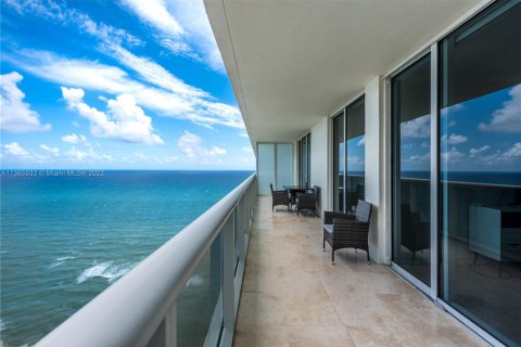 Copropriété à louer à Hallandale Beach, Floride: 3 chambres, 144.37 m2 № 2062990 - photo 24