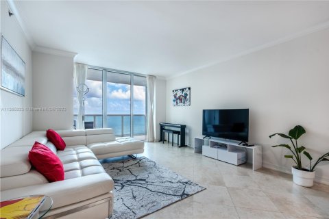 Copropriété à louer à Hallandale Beach, Floride: 3 chambres, 144.37 m2 № 2062990 - photo 5