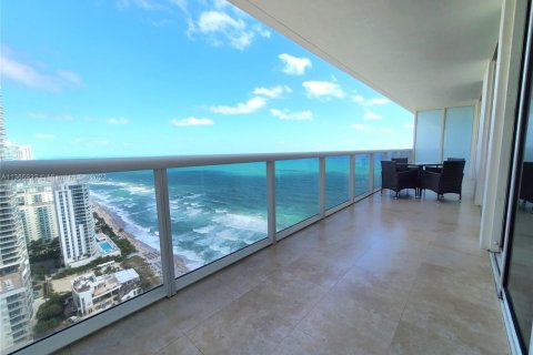 Copropriété à louer à Hallandale Beach, Floride: 3 chambres, 144.37 m2 № 2062990 - photo 26