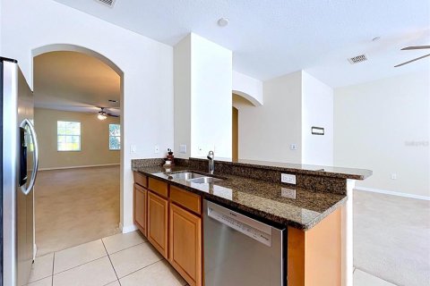 Townhouse in Tampa, Florida 4 bedrooms, 244.15 sq.m. № 2208890 - photo 28