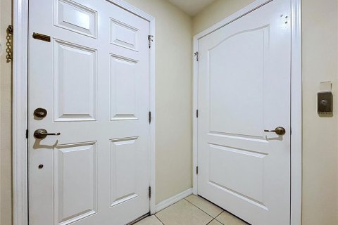 Townhouse in Tampa, Florida 4 bedrooms, 244.15 sq.m. № 2208890 - photo 14