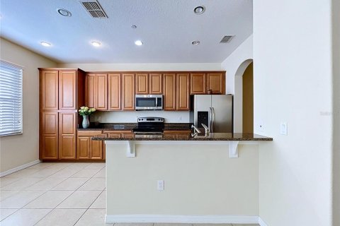 Townhouse in Tampa, Florida 4 bedrooms, 244.15 sq.m. № 2208890 - photo 24