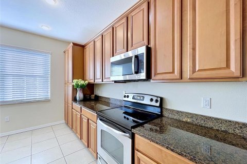 Townhouse in Tampa, Florida 4 bedrooms, 244.15 sq.m. № 2208890 - photo 25