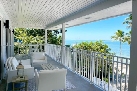 Villa ou maison à louer à Key Largo, Floride: 4 chambres, 213.68 m2 № 1997334 - photo 2